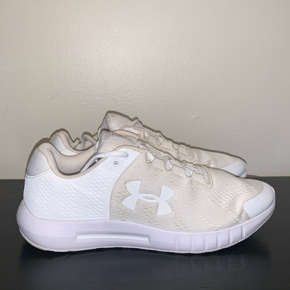 Under Armour Charged Rogue 3 Sneakers. White. Size 8.